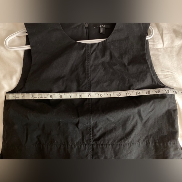 COS Minimalist top - Picture 5 of 5